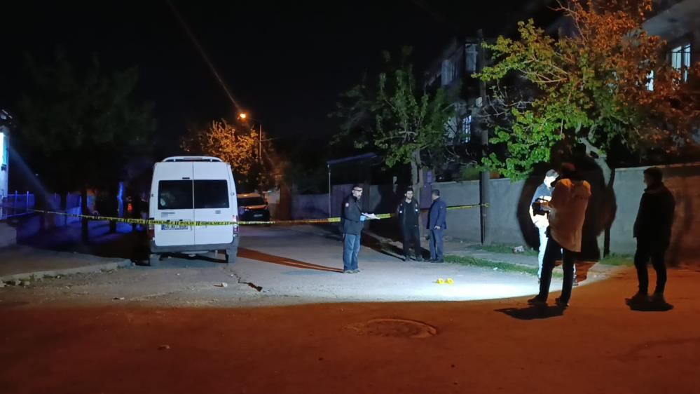 İki aile arasında silahlı kavga: Çok sayıda yaralı var 2