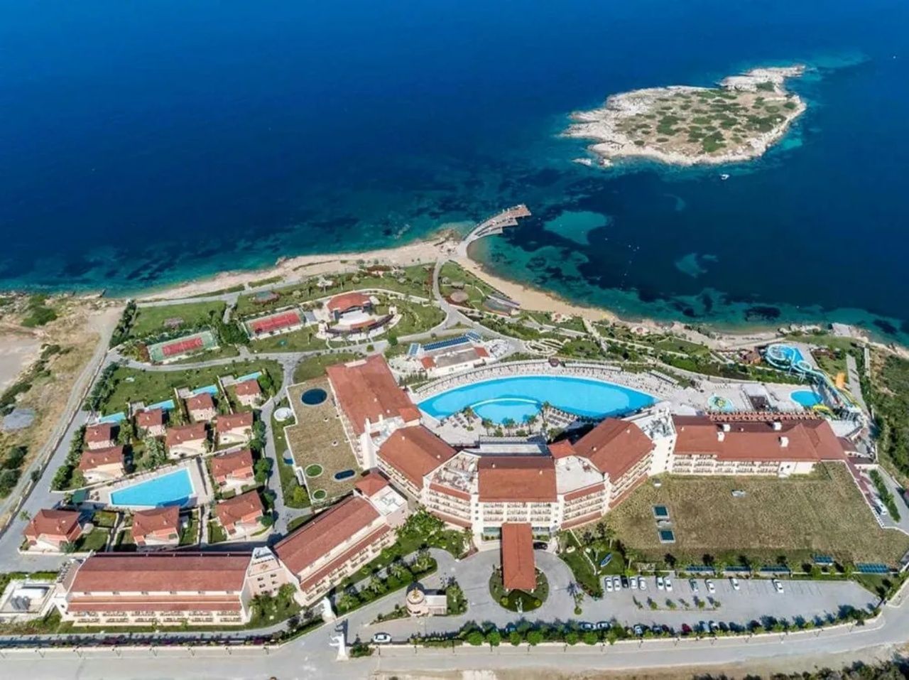 Sahipleri kripto paradan tutuklanmıştı! Seferihisar'daki lüks otel ikinci ihalede de satılmadı! TMSF kiralama yöntemine yöneliyor 2