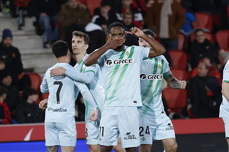 Yapay zekaya göre önümüzdeki 30 yılın UEFA Kupası şampiyonları 21