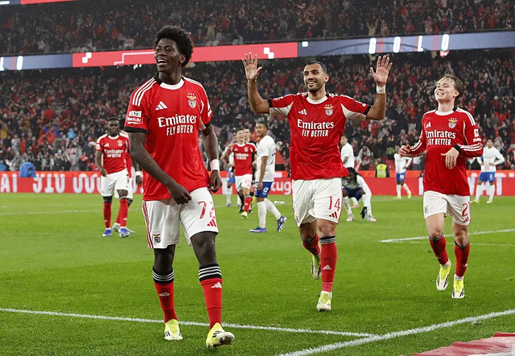 Yapay zekaya göre önümüzdeki 30 yılın UEFA Kupası şampiyonları 5