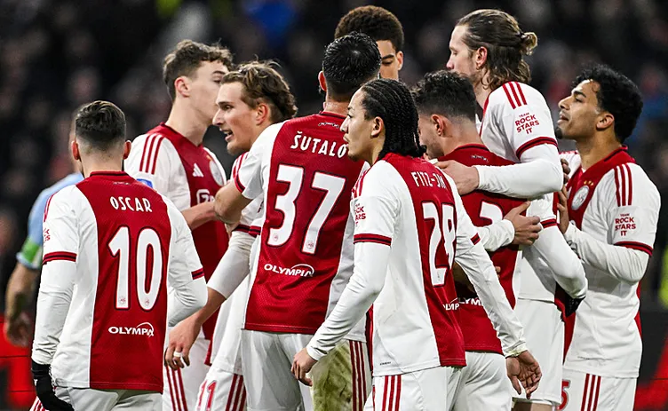 Yapay zekaya göre önümüzdeki 30 yılın UEFA Kupası şampiyonları 7