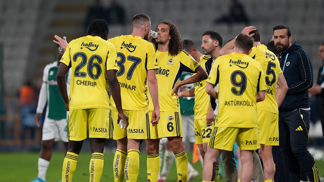 Ümit Özat'tan flaş iddia: "Bırakın beni Beşiktaş'a gideyim diyor" 1