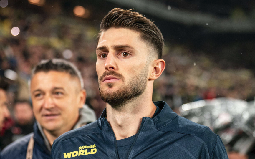 Ümit Özat'tan flaş iddia: "Bırakın beni Beşiktaş'a gideyim diyor" 7