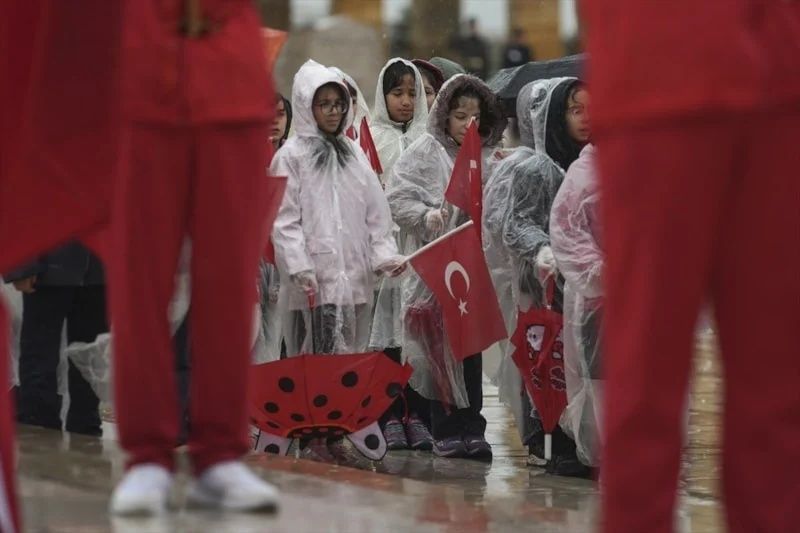 TBMM 106 yaşında! Devlet Erkanı Ata'nın huzurunda... "Çocukları korumak medeniyet meselesidir!" 6