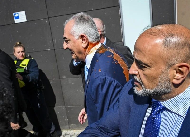 İran'ın devrik Şah'ının oğlu Pehlevi'ye Almanya'da şok protesto! Neye uğradığını şaşırdı... 6