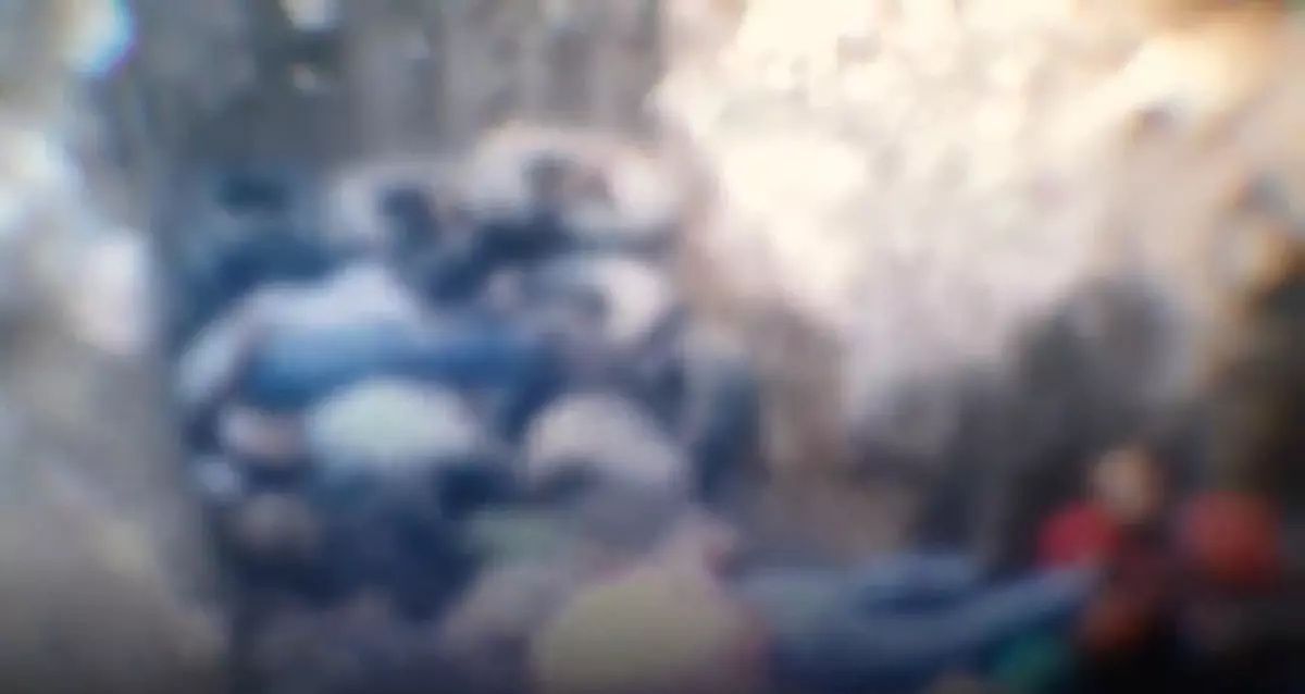 Tadamon katliamcısı Emcded Yusuf kıskıvrak yakalandı! Kimlik tespitinde Türk profesör detayı... İşte saniye saniye baskın anları! 4