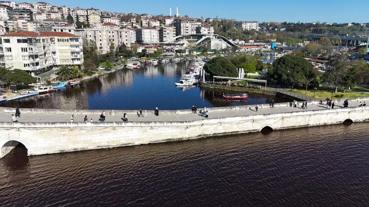 İstanbul'da korkutan görüntü: Küçükçekmece Gölü neden bir anda kırmızıya döndü? 5