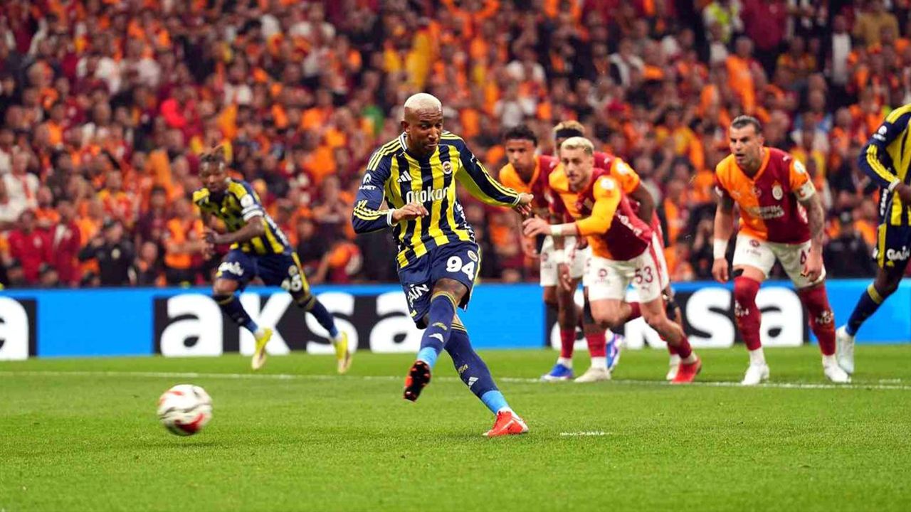 Penaltıyı atmak isteyen Kerem'e Talisca'dan olumsuz cevap 4