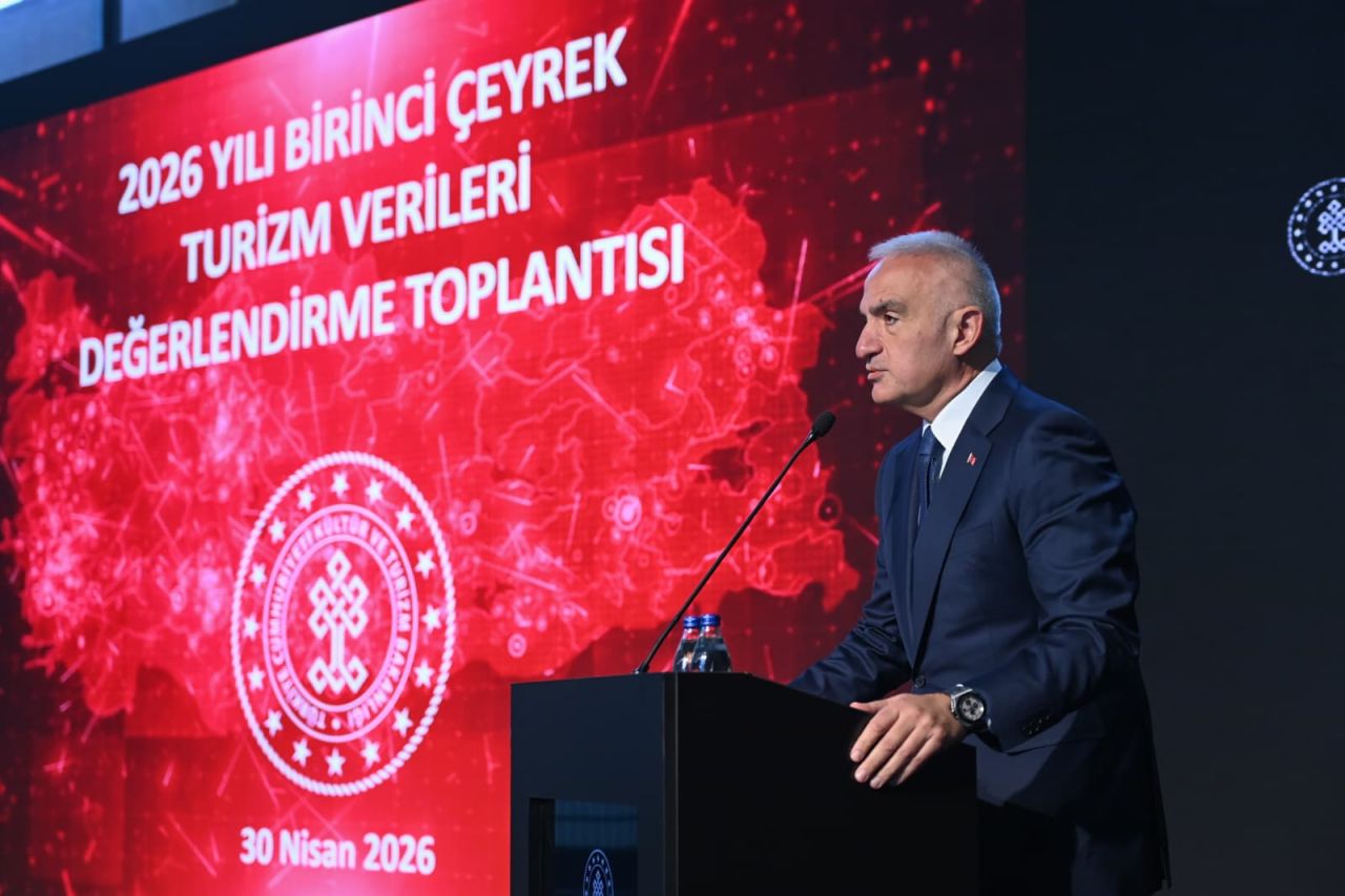 Bakan Ersoy yılın ilk çeyrek performansını açıkladı! Turizmde savaşa rağmen 9,8 milyar dolar gelir 8