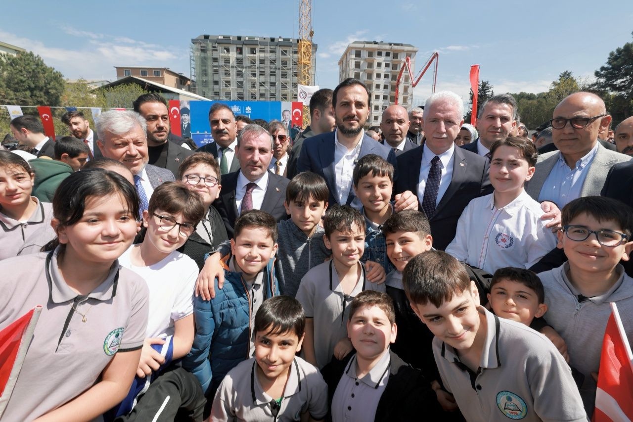Eğitim yatırımları hız kazanıyor! Sultanbeyli'de 3 yeni okulun temeli atıldı 3