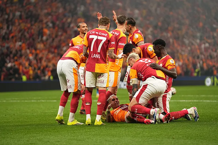 Galatasaray'da bu 7 futbolcu gelecek sezon kadroda olmayacak 2