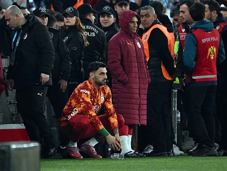 Galatasaray'da bu 7 futbolcu gelecek sezon kadroda olmayacak 6