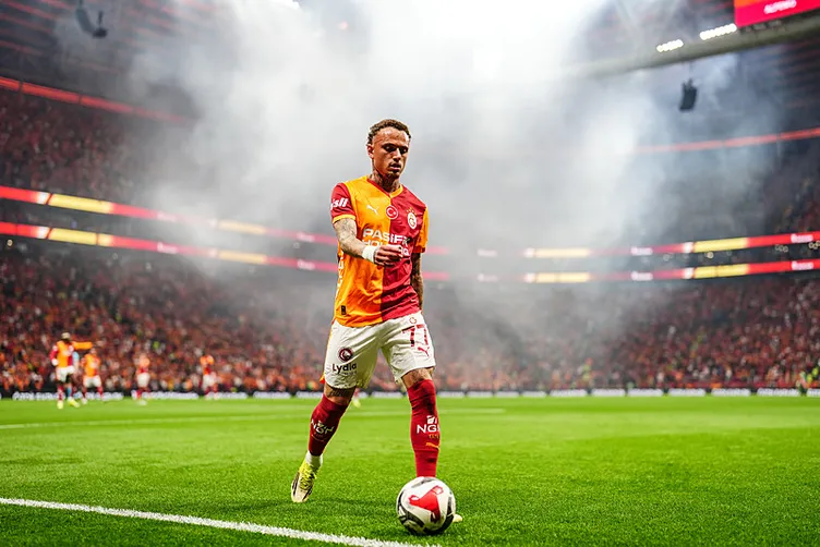 Galatasaray'da bu 7 futbolcu gelecek sezon kadroda olmayacak 7