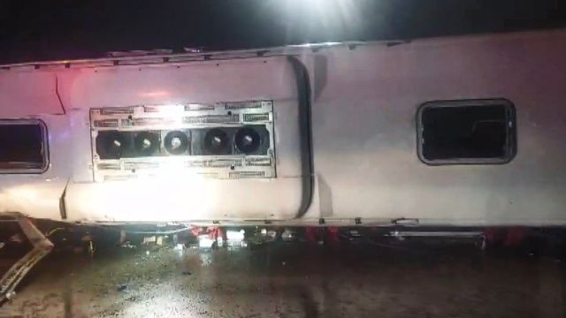 Balıkesir Bandırma'da facia: Yolcu otobüsü devrildi: 3 kişi hayatını kaybetti, 31 kişi yaralandı 5