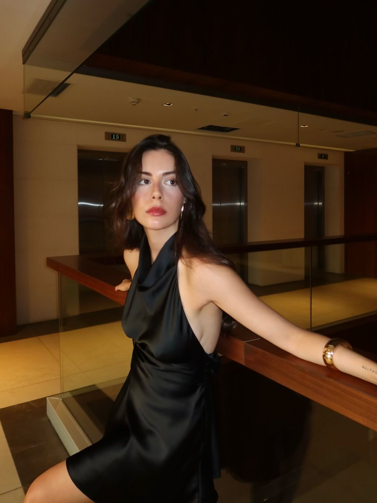 Kızılcık Şerbeti'nin "Çimen"i çiçeği burnunda avukat Selin Türkmen ezber bozdu: "Rol için ne gerekiyorsa yaparım" 3