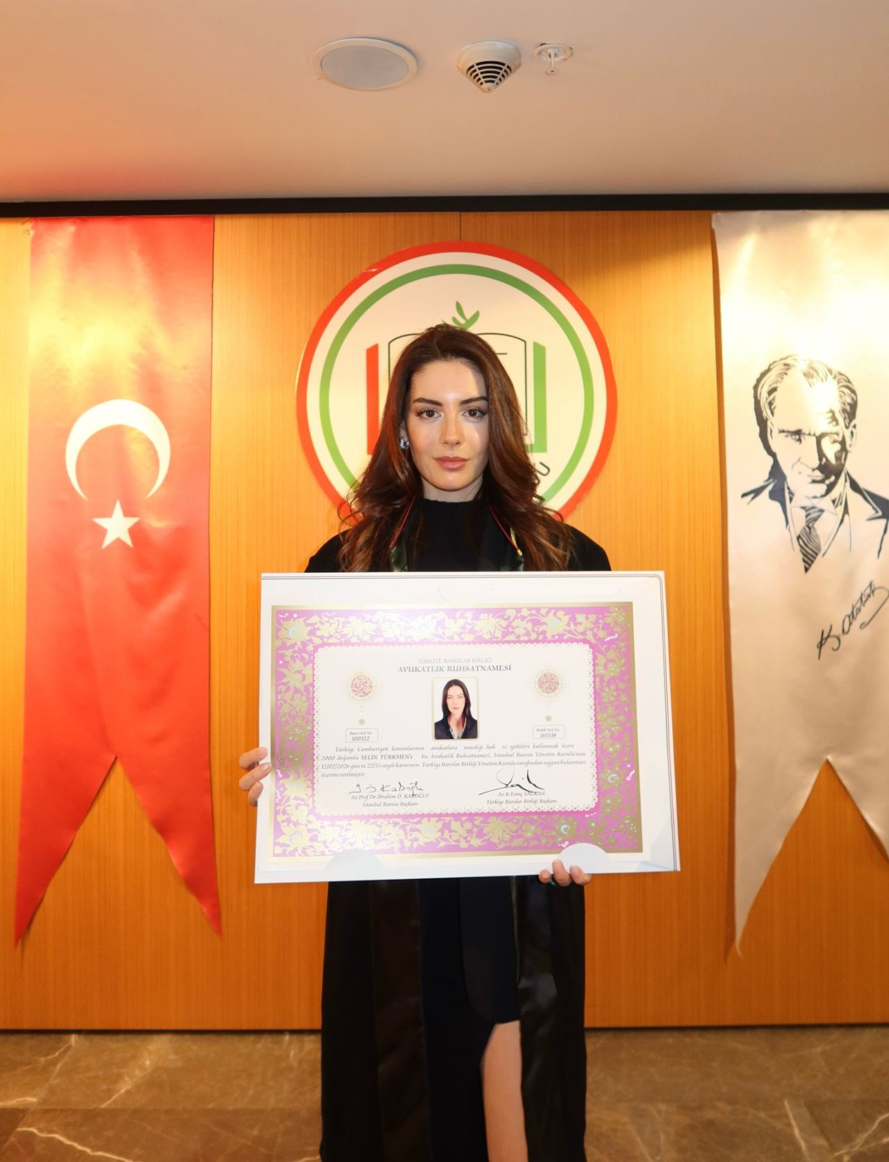 Kızılcık Şerbeti'nin "Çimen"i çiçeği burnunda avukat Selin Türkmen ezber bozdu: "Rol için ne gerekiyorsa yaparım" 2