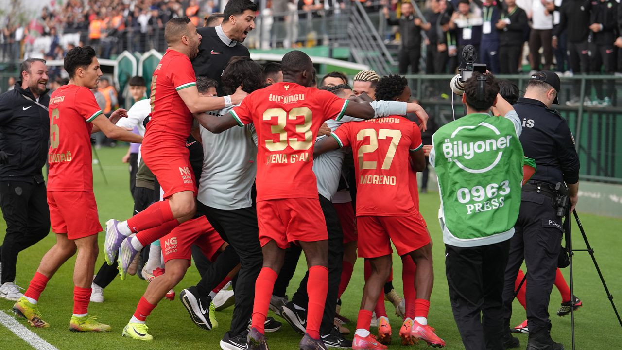 Amedspor Süper Lig'e çıktı, Diyarbakır halkı kutlama için sokaklara indi 3