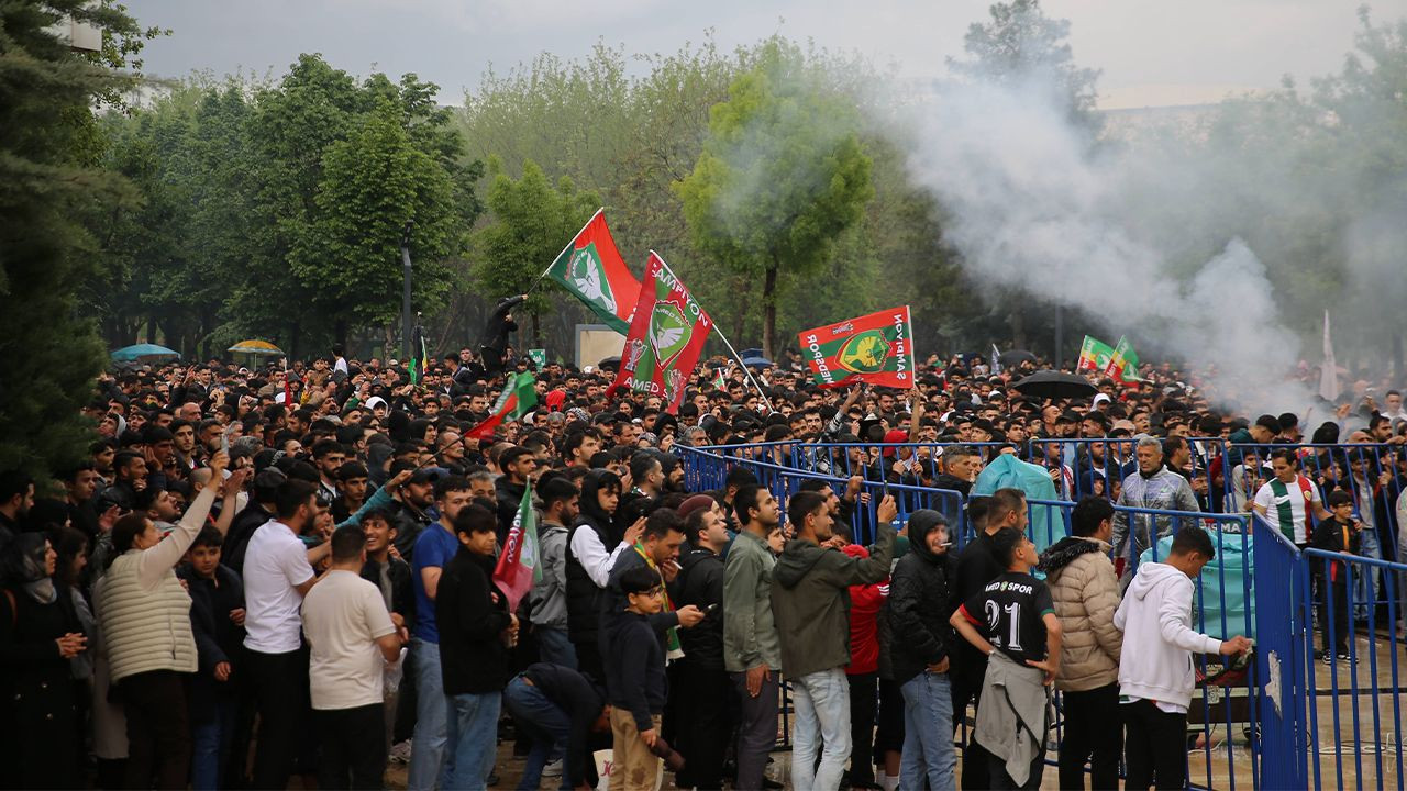 Amedspor Süper Lig'e çıktı, Diyarbakır halkı kutlama için sokaklara indi 4