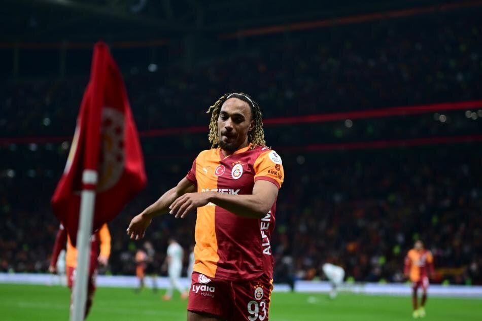 Galatasaray'da sezon sonu büyük operasyon! Okan Buruk raporunu verdi: İşte takımdan gönderilecek yıldızlar 4