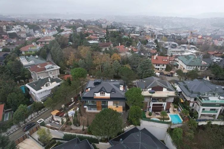 Büyükçekmece'de İmamoğlu usulü vurgun: Müteahhitten rüşvet olarak istenen 300 milyonluk 2 villayı 'kasa' olarak devralmış! 1