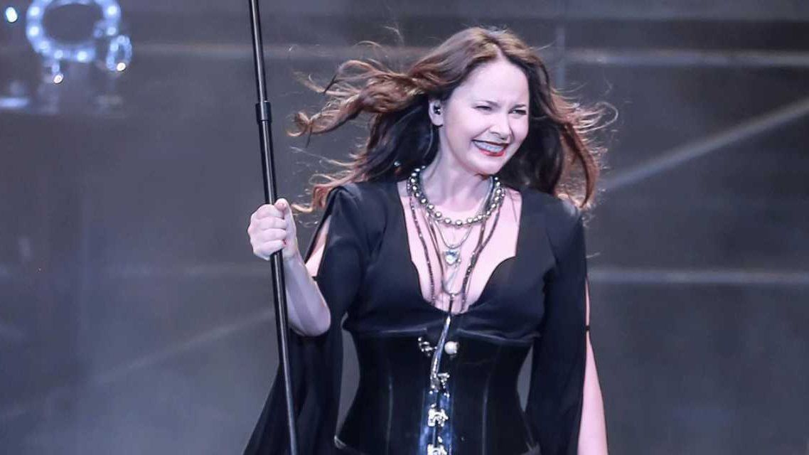 200 bin kişi sıraya girdi, biletler 30 dakikada tükendi! Şebnem Ferah konser bileti alamayanlara müjde: 14 konserlik dev tur mu geliyor? 2