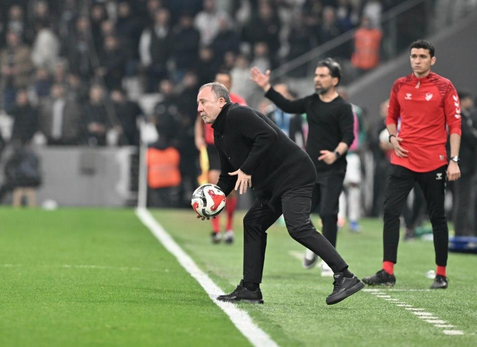 Konyaspor maçı sonrası yaşananlar: "Sergen Yalçın dün akşam istifa etti" 11