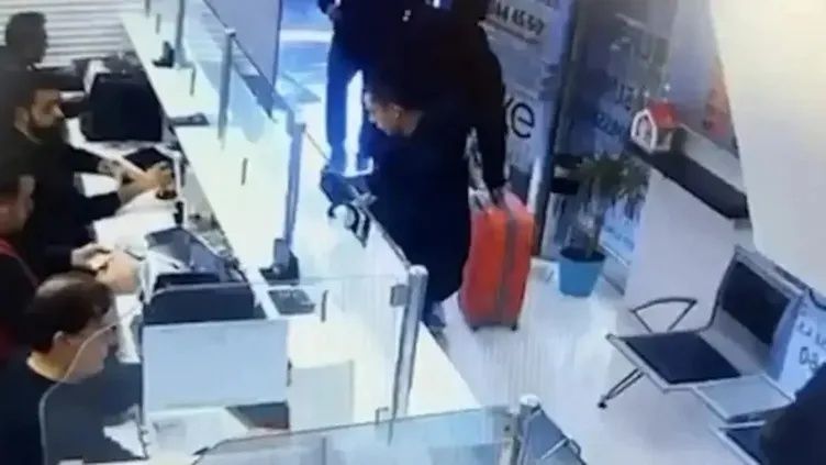 Böcek ailesinden bavullu tahsilat! Gökhan Böcek dövizciyi komşu kapısı yapmış: Silinen kayıtlar savcılıkta! 2