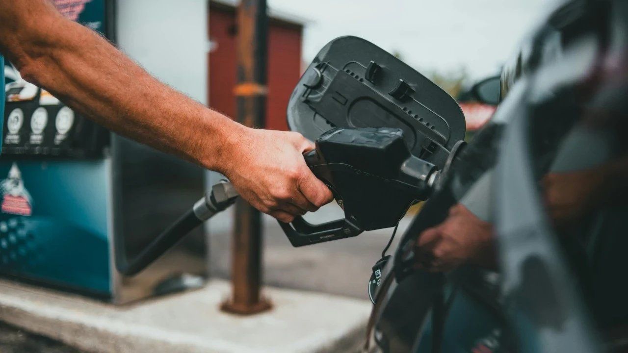 Araç sürücülerinin beklediği haber! Benzine indirim geliyor! İşte indirim tutarı... 1