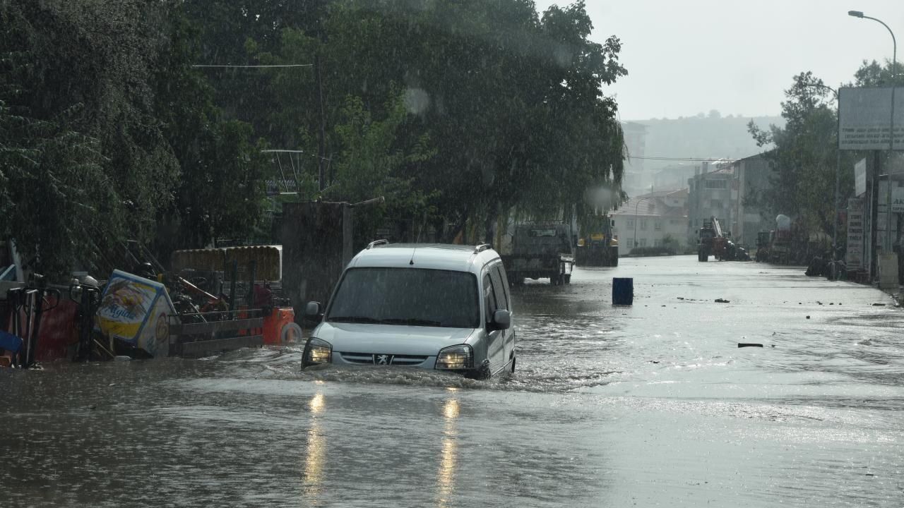 Meteoroloji uyardı: 36 ilde kuvvetli yağış bekleniyor 13