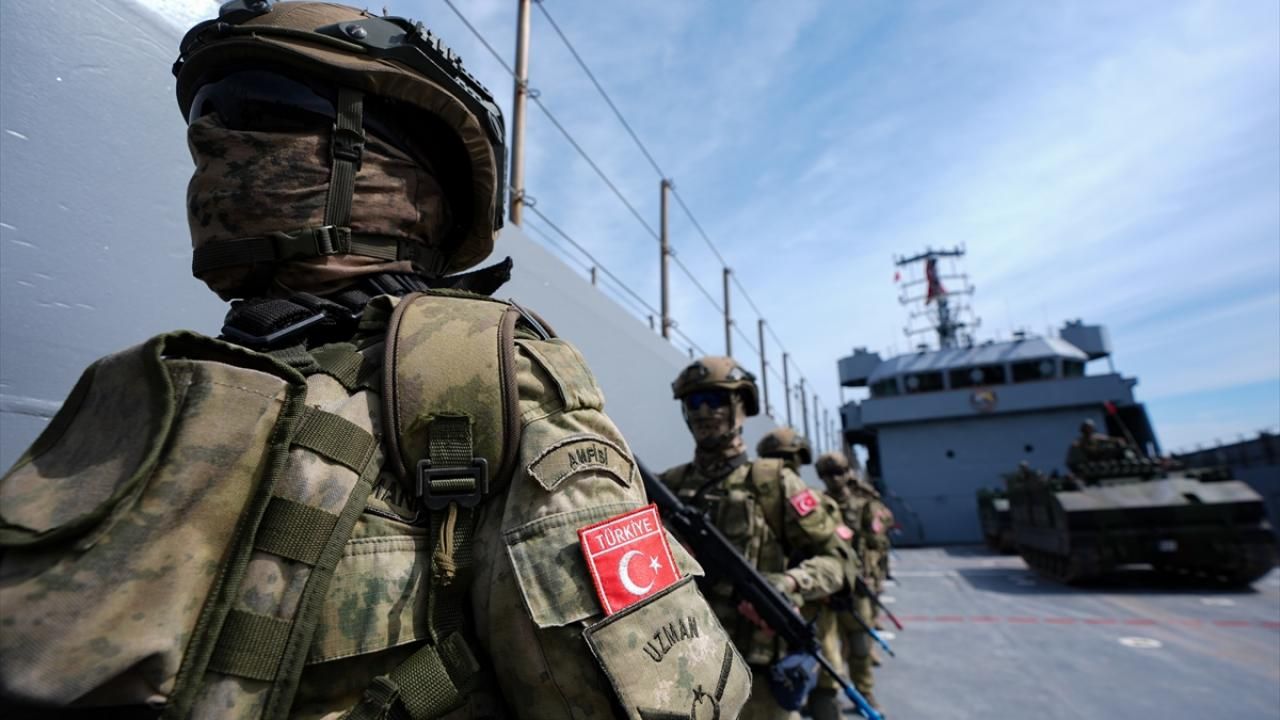 EFES-2026 tatbikatı kapsamında amfibi çıkarma ve hücum harekatı yapıldı 5