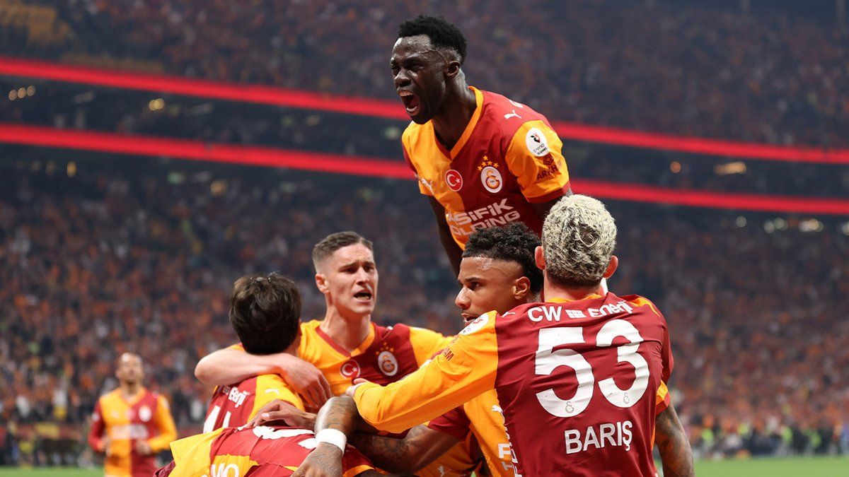 Galatasaray Antalyaspor karşısında şampiyonluk maçına çıkıyor! İşte Okan Buruk'un sahaya süreceği ilk 11 1