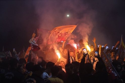 Galatasaraylıların şampiyonluk kutlamasından kareler 14