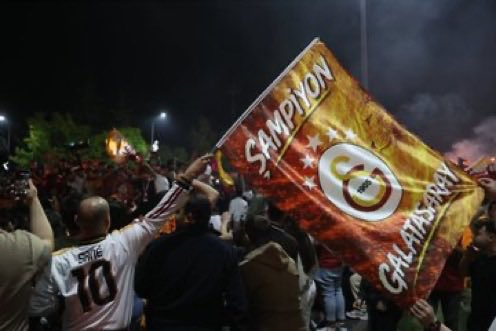 Galatasaraylıların şampiyonluk kutlamasından kareler 11