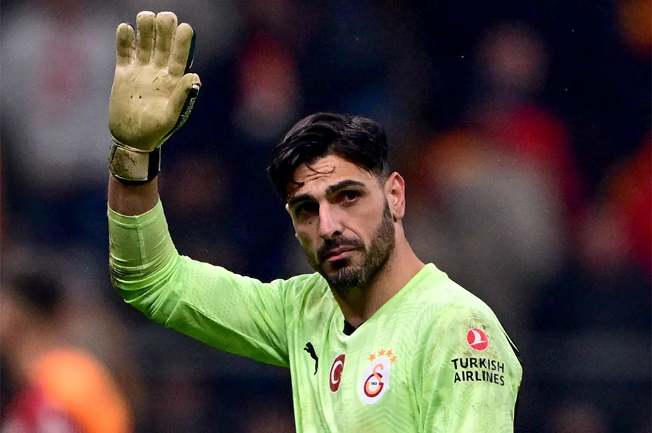 Galatasaray'da kimler ayrılacak? Yağız Sabuncuoğlu 12 futbolcunun durumunu açıkladı 11