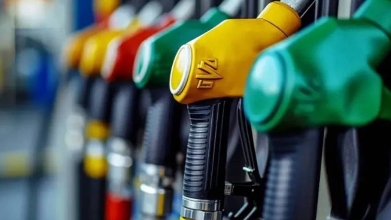 Akaryakıta yeni zam, motorinde tabela değişti! Benzine ve motorine zam mı geldi? İşte güncel zamlı tutarlar! 1