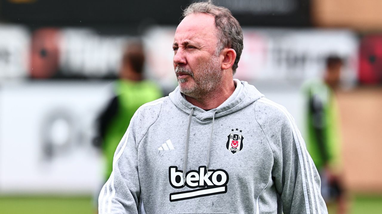 Beşiktaş'ta bileti kesilen 9 futbolcu ortaya çıktı! Yönetim yeni sezon öncesi hepsini kapının önüne koyacak 2
