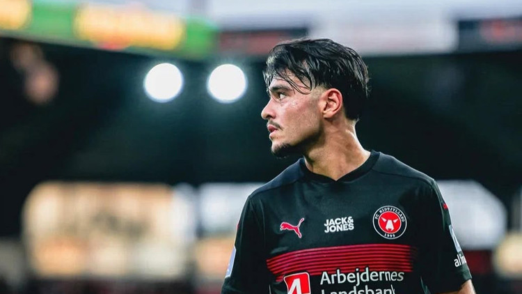 Galatasaray ve Trabzonspor transferde bir kez daha karşı karşıya geldi 8