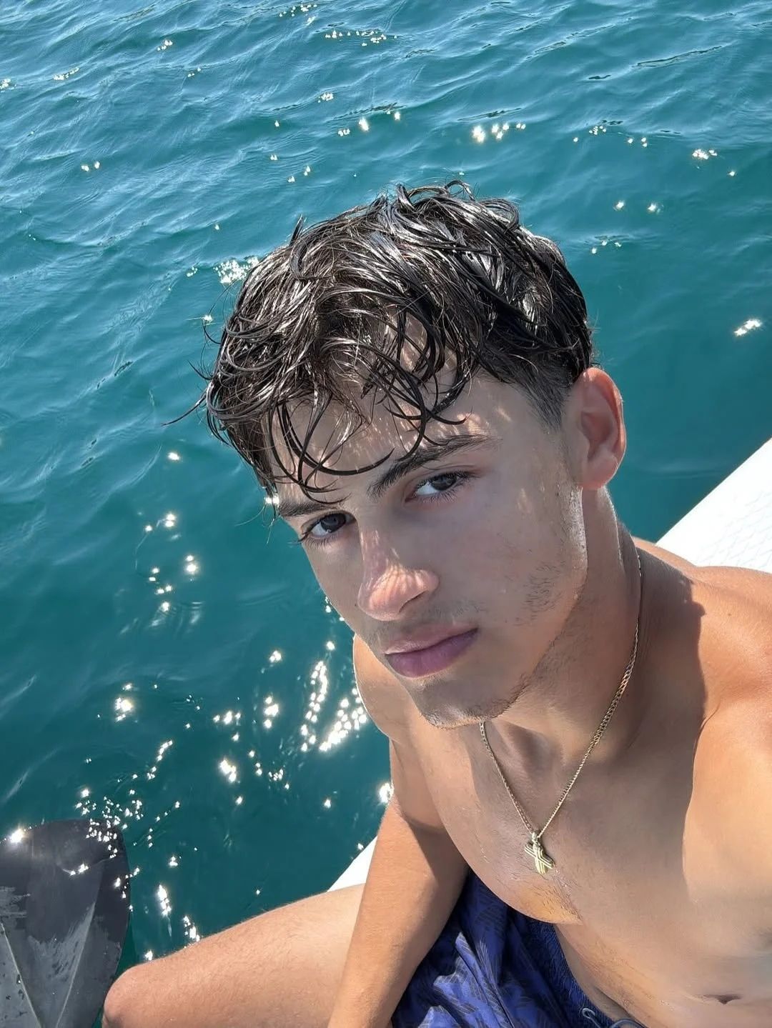 Survivor Yunanistan'da tekne kazası dehşeti! Ampute edilen Floros ile ilgili yeni gelişme: Acun Ilıcalı Dominik'e gitti! 9