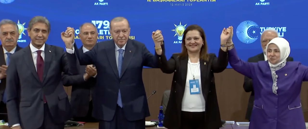 31 Mart yerel seçimlerindeki haritanın rengi değişti! Transfer rüzgarı: AK Parti'ye geçen belediye başkan sayısı 76 oldu! 2
