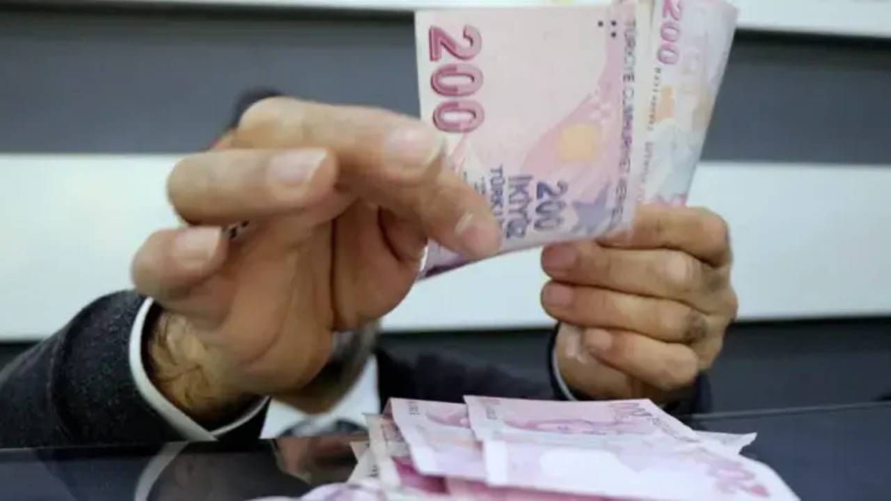 Milyonlarca kişi bu haberi bekliyordu: İsa Karakaş'tan kritik seyyanen zam açıklaması! En düşük emekli maaşı için rakam verdi 8