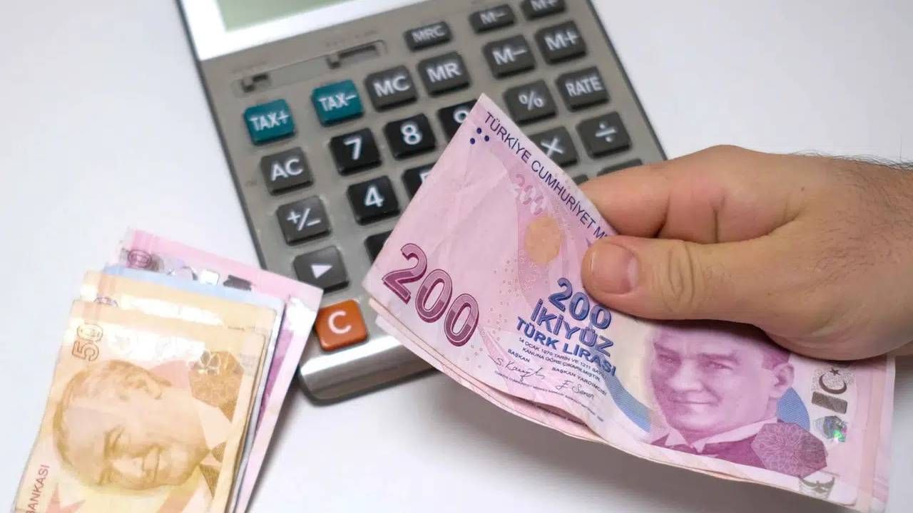 Milyonlarca emekli diken üstünde! Mahkemeden emsal karar: Emekli maaşına bloke konabilecek 9