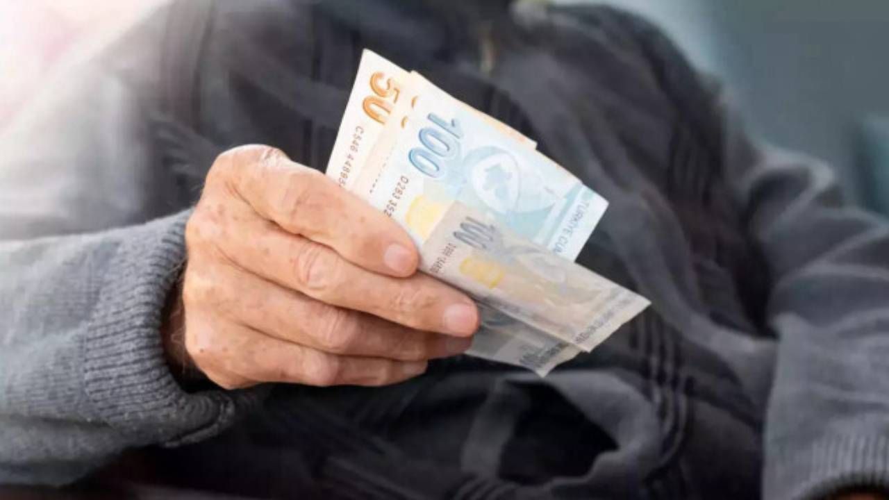 Milyonlarca emekli diken üstünde! Mahkemeden emsal karar: Emekli maaşına bloke konabilecek 6