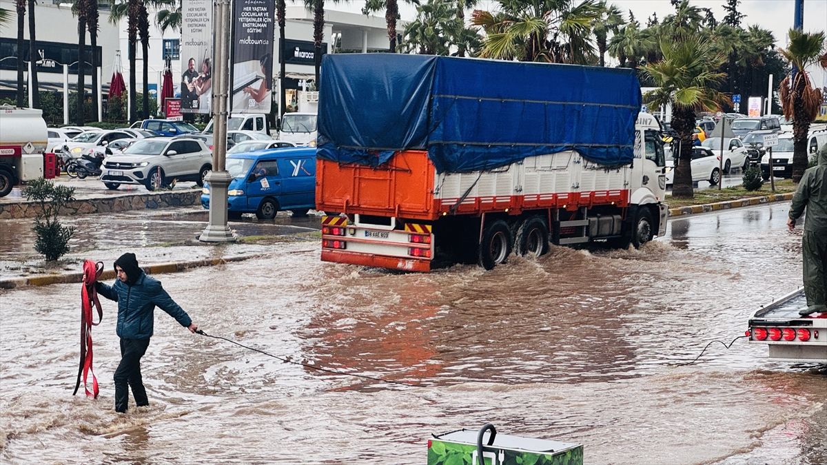 Meteoroloji tek tek açıkladı: Yarın 52 ilde sağanak bekleniyor (15 Mayıs 2026 hava durumu) 26