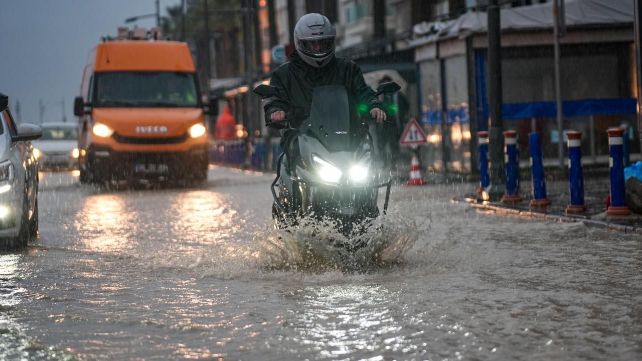 Meteoroloji tek tek açıkladı: Yarın 52 ilde sağanak bekleniyor (15 Mayıs 2026 hava durumu) 32