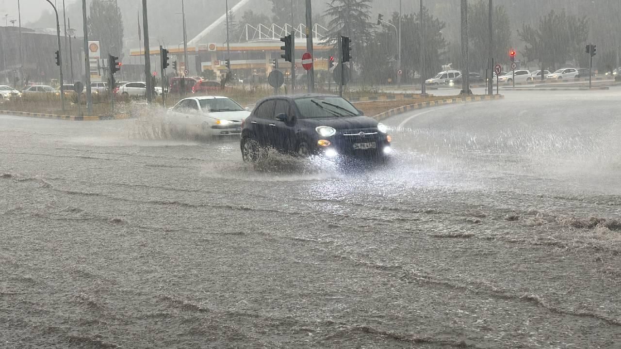Meteoroloji tek tek açıkladı: Yarın 52 ilde sağanak bekleniyor (15 Mayıs 2026 hava durumu) 33