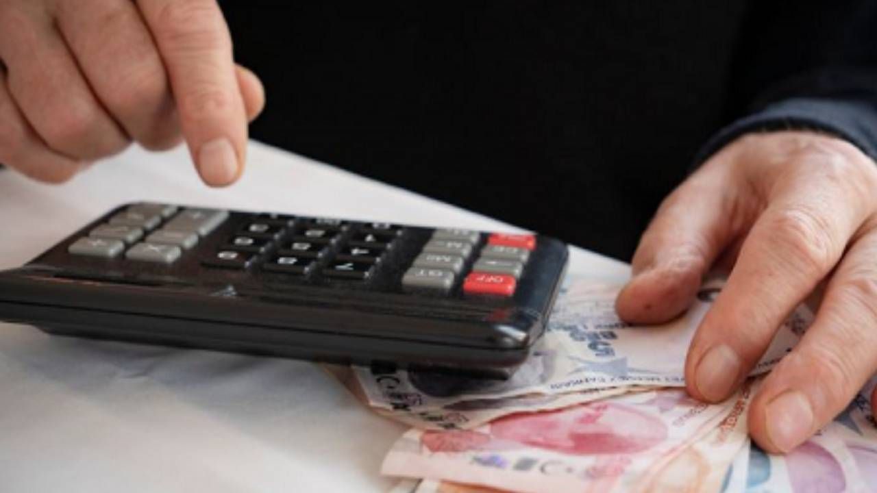 SSK ve Bağ Kur emeklisi için çifte ödeme müjdesi! SGK uzmanı duyurdu: O tarihte hesaplara yatacak 5