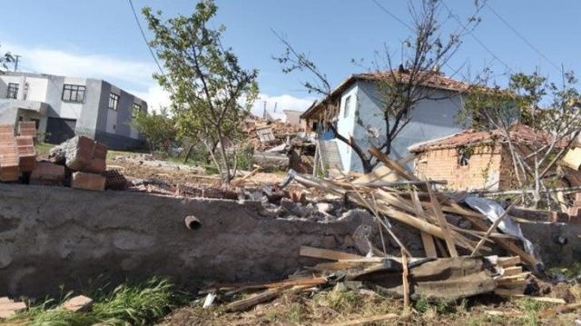 Çorum'da hortum dehşeti: Köyler savaş alanına döndü, evlerin yüzde 80'i kullanılamaz halde! 2