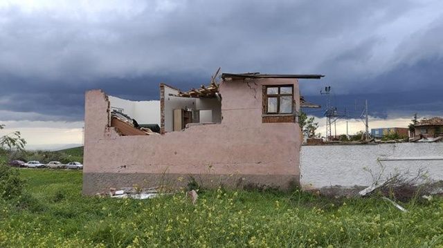 Çorum'da hortum dehşeti: Köyler savaş alanına döndü, evlerin yüzde 80'i kullanılamaz halde! 8