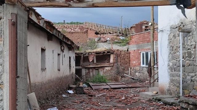 Çorum'da hortum dehşeti: Köyler savaş alanına döndü, evlerin yüzde 80'i kullanılamaz halde! 5