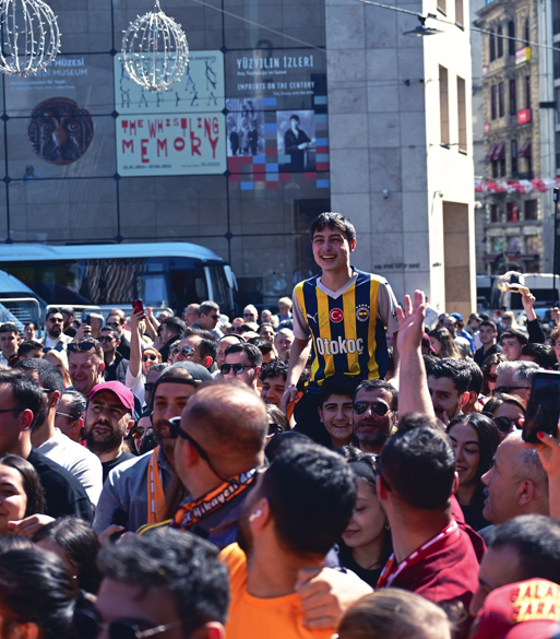 Galatasaray'ın şampiyonluk turundan kareler 8
